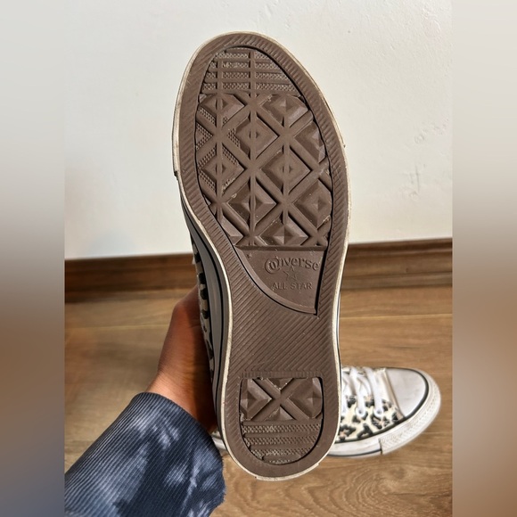 Converse Chuck Taylor All Star Leopard Print High Tops - Picture 5 of 9